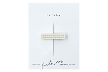 Load image into Gallery viewer, Hi! I&#39;m BONNIE, a cloudy white pearl bar clip.

Hold back bangs, clip back hair, or simply use for stylistic purposes by adding some flair to your hair. Mix-and-match, and layer these hair clips or wear on their own for a soft,&nbsp;seasonal look.