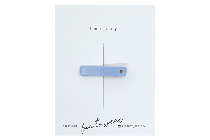 Hi! I'm EMILY, a light blue bar clip with a tiny brown diamond.

Hold back bangs, clip back hair, or simply use for stylistic purposes by adding some flair to your hair. Mix-and-match, and layer these hair clips or wear on their own for a soft, seasonal look.