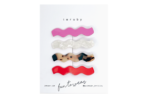 Hi! I'm a SET of&nbsp;4 wave clips.

(1 x&nbsp;Eva,&nbsp;&nbsp;1 x&nbsp;Manel, 1 x Eleonore, 1 x Suki)

Hold back bangs, clip back hair, or simply use for stylistic purposes by adding some flair to your hair. Mix-and-match, and layer these hair clips or wear on their own for a soft,&nbsp;seasonal look.